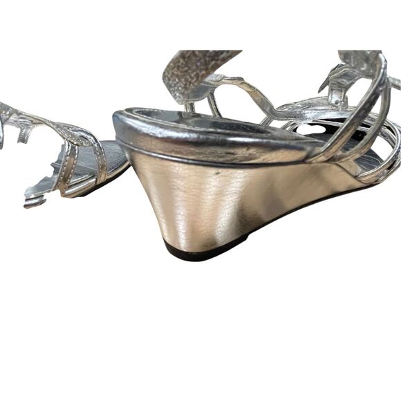 The touch of Nina dress sandals size 8M - Picture 5 of 8